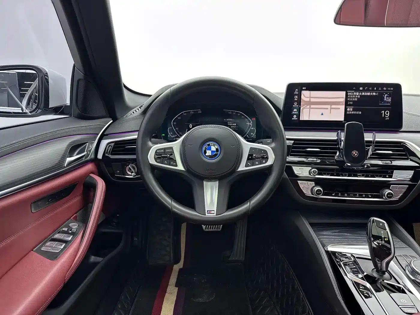 BMW 5 Series PHEV 2022 535Le M Sport Package — миниатюра 12