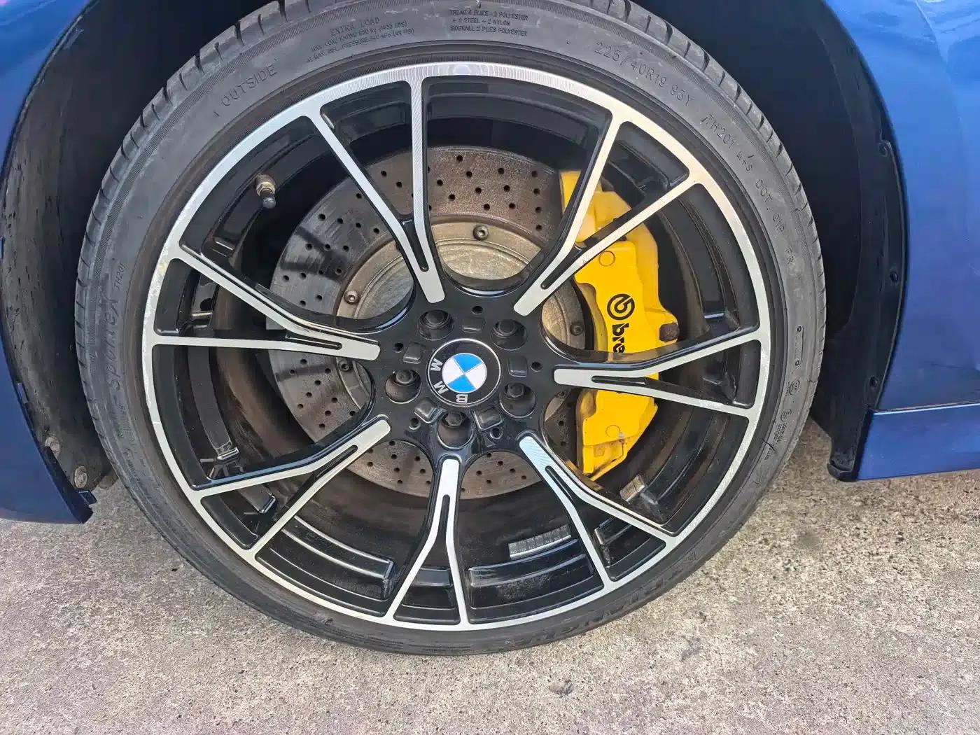 2020 BMW 3 Series 325Li M Sport Shadow Edition — миниатюра 10