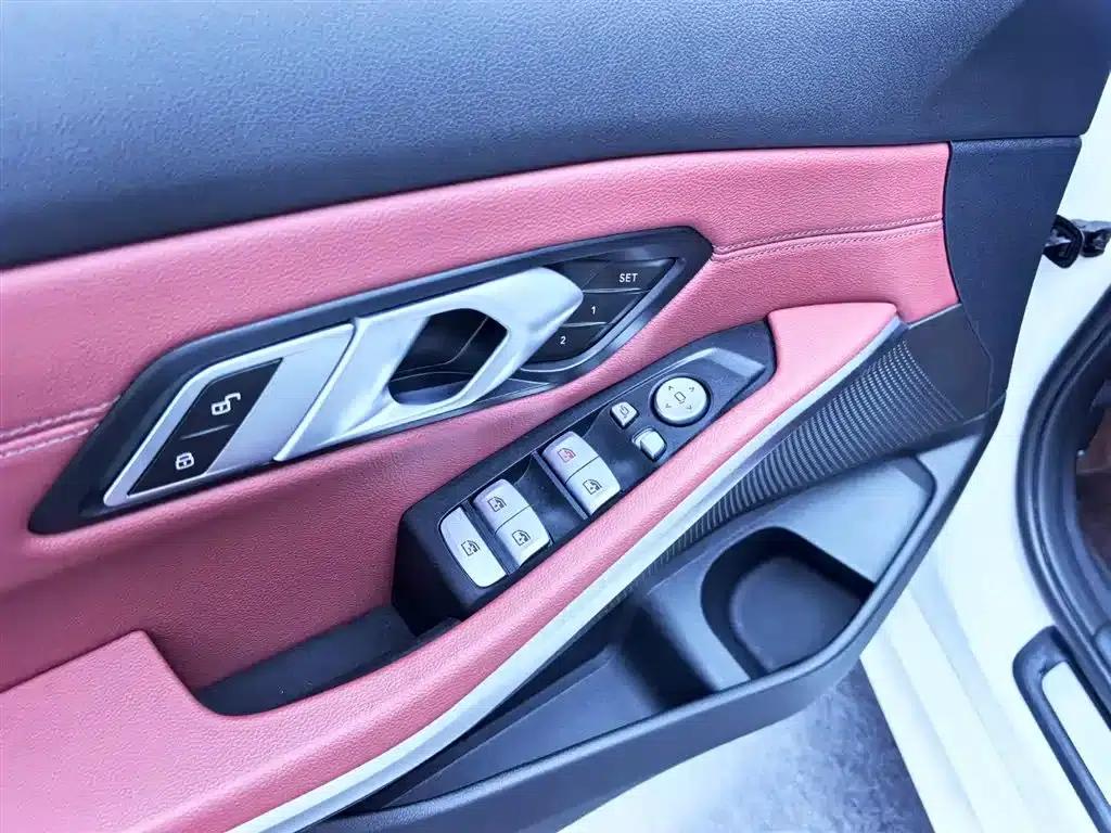 2023 BMW 3 Series 320i M Sport Package — миниатюра 11