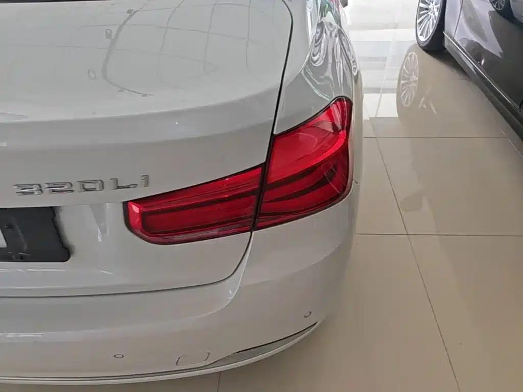 BMW 3 Series 2019 320Li Fashion Edition — миниатюра 8