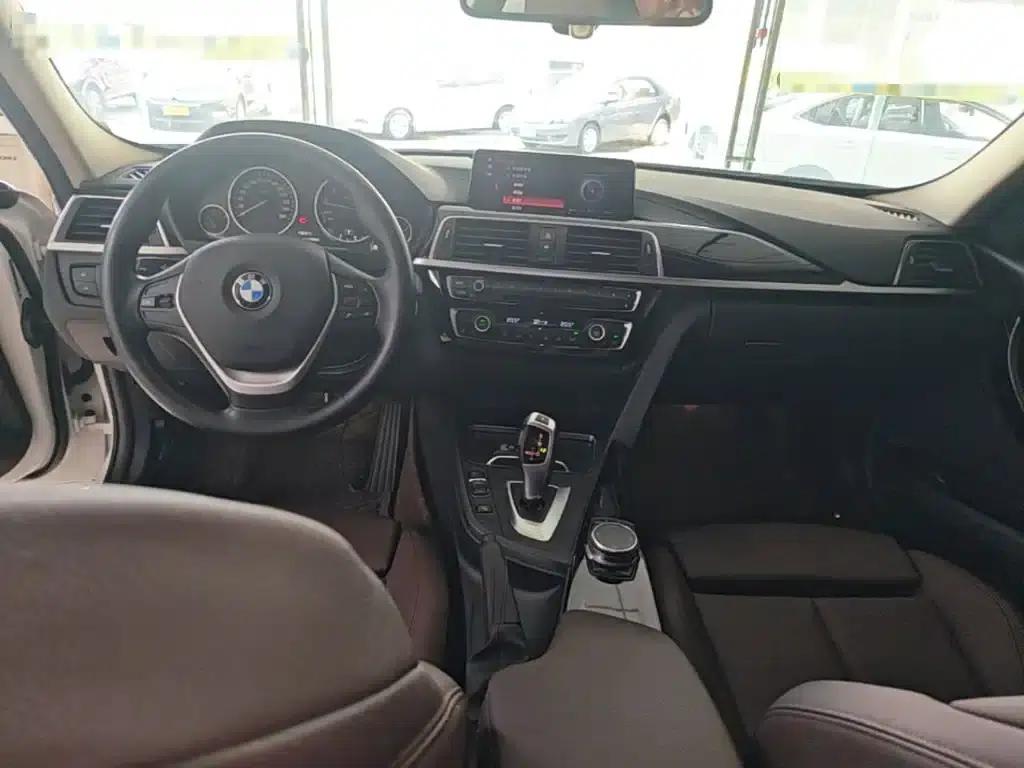 BMW 3 Series 2019 320Li Fashion Edition — миниатюра 10
