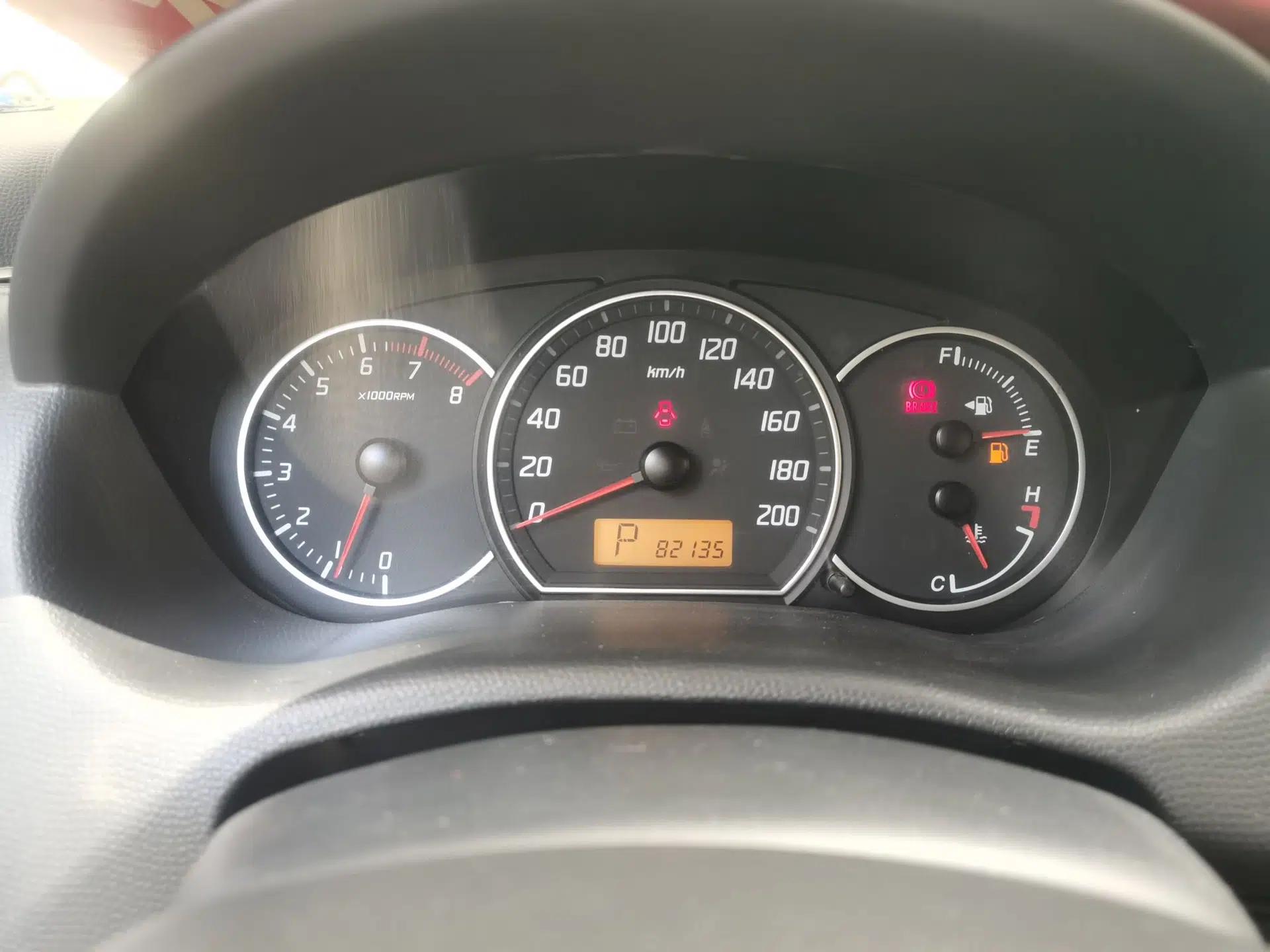 Suzuki Swift 2013 1.5L Automatic Standard Edition — миниатюра 11