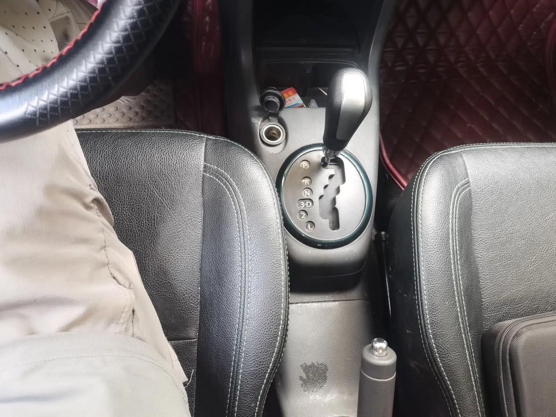 Suzuki Swift 2013 1.5L Automatic Standard Edition — миниатюра 14