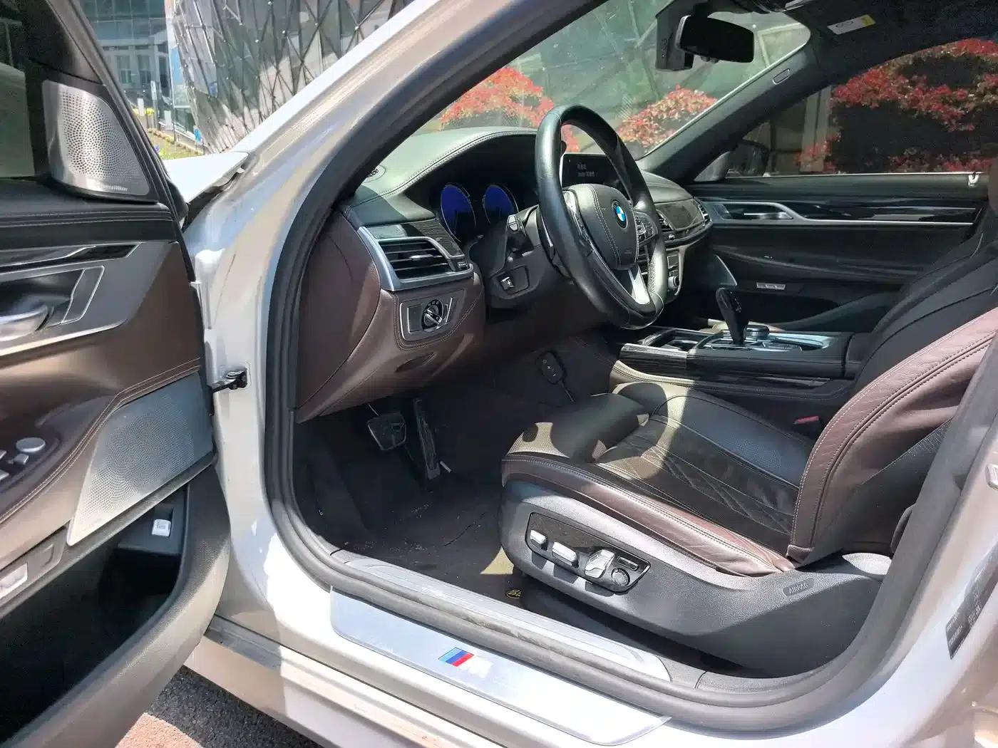 2018 BMW 7 Series 730Li Luxury M Sport Package — миниатюра 4