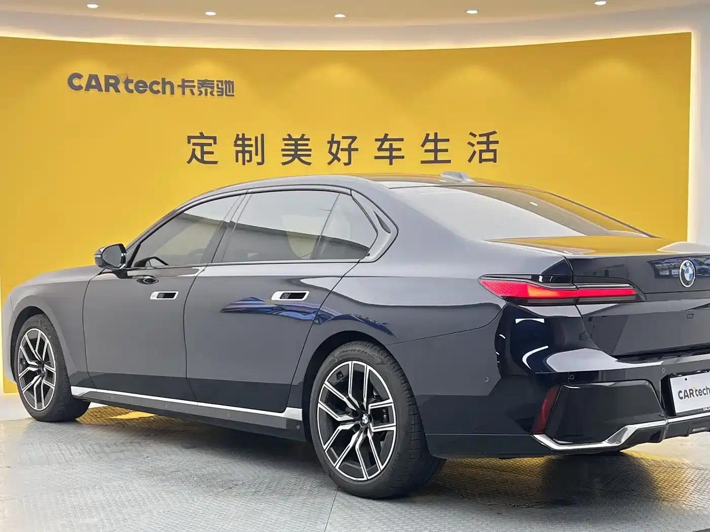 2023 BMW 7 Series 735Li Luxury Package — миниатюра 34