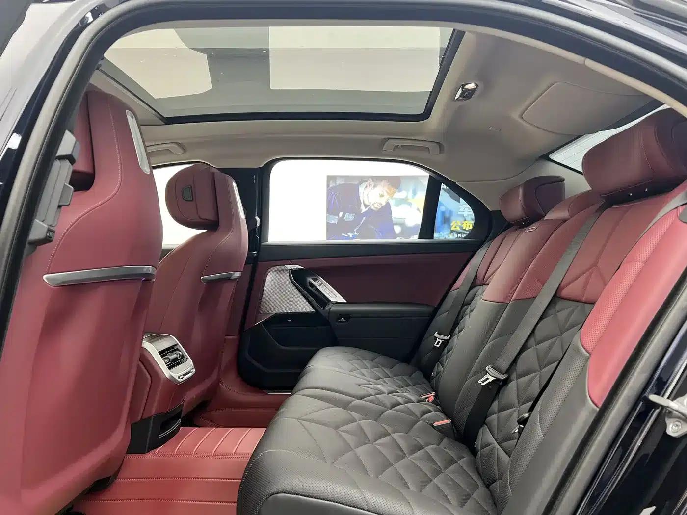2023 BMW 7 Series 735Li Luxury Package — миниатюра 6
