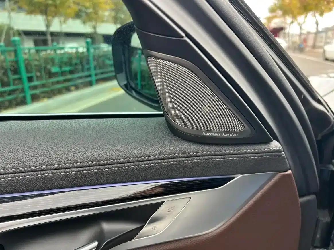 2018 BMW 7 Series 730Li Leading Edition M Sport Package — миниатюра 5