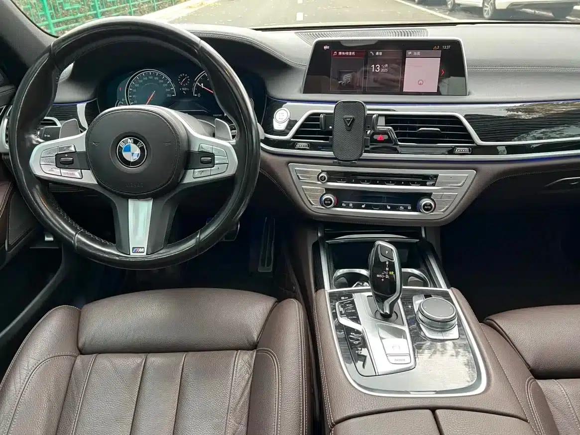 2018 BMW 7 Series 730Li Leading Edition M Sport Package — миниатюра 6