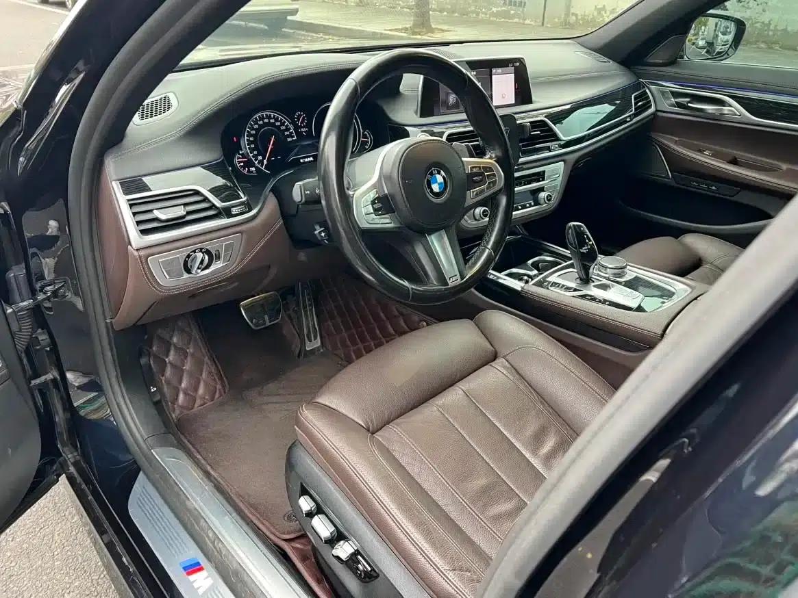 2018 BMW 7 Series 730Li Leading Edition M Sport Package — миниатюра 8