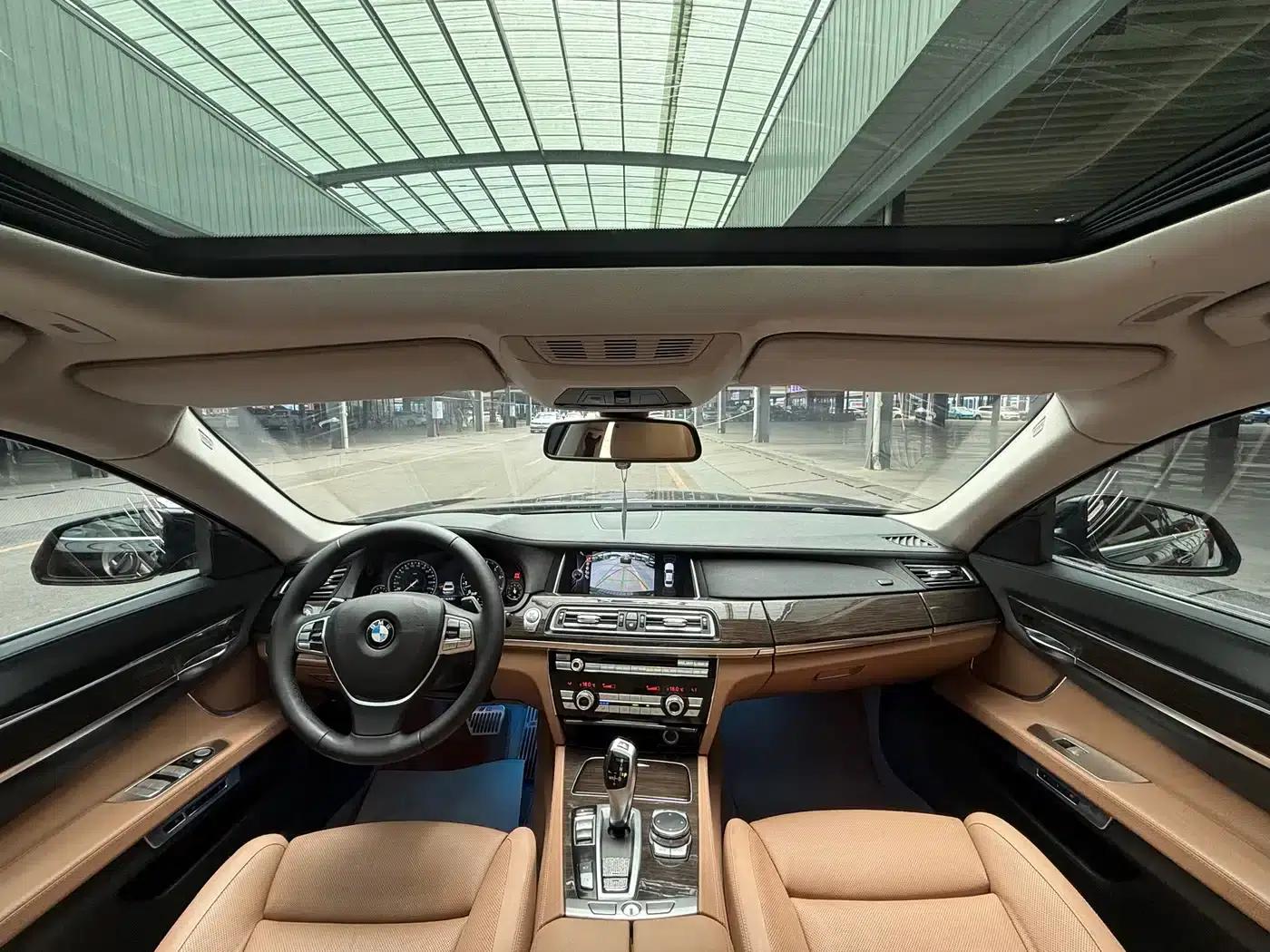2013 BMW 7 Series 740Li Leading Edition — миниатюра 15