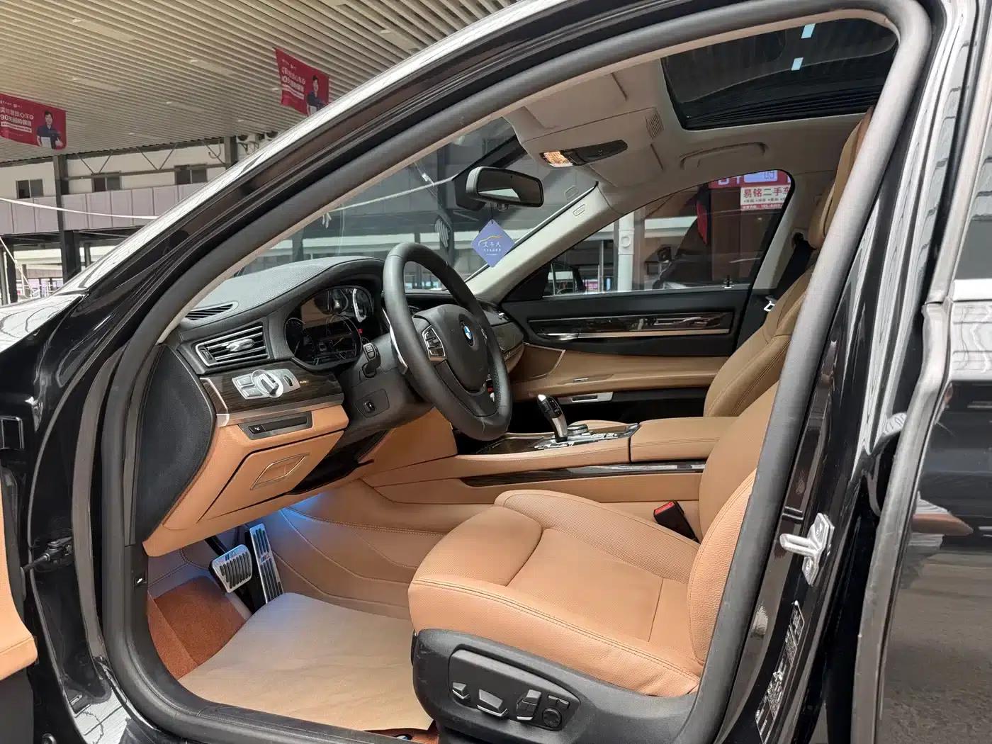 2013 BMW 7 Series 740Li Leading Edition — миниатюра 5