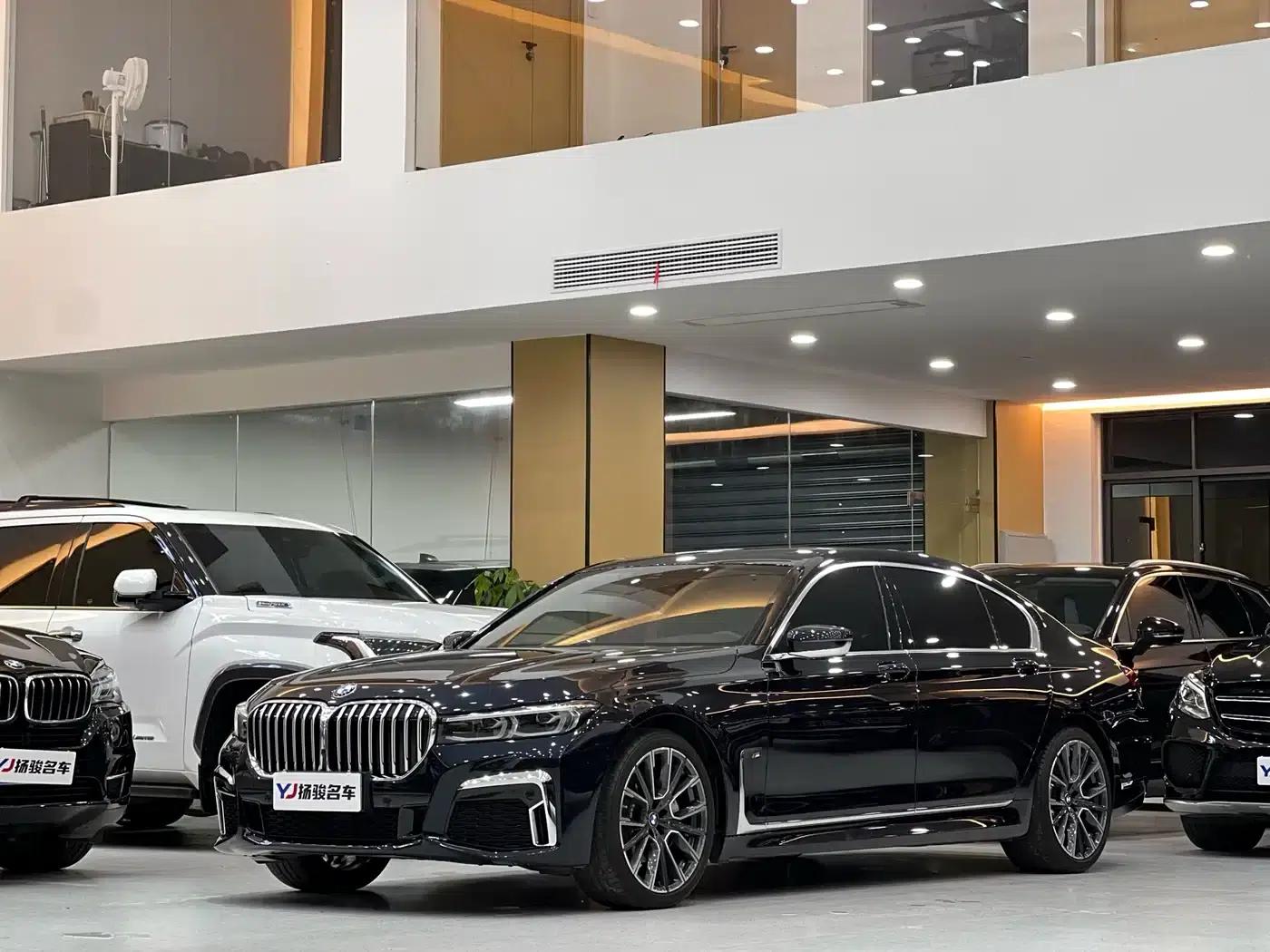2019 BMW 7 Series 740Li Leading Edition M Sport Package — миниатюра 1