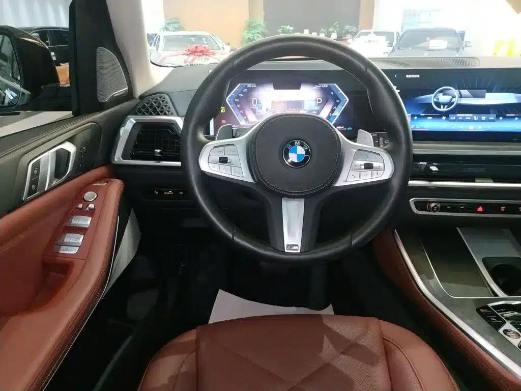 BMW X5 2023 xDrive 30Li M Sport Shadow Edition — миниатюра 11