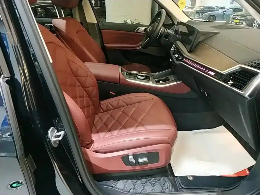 BMW X5 2023 xDrive 30Li M Sport Shadow Edition — миниатюра 25