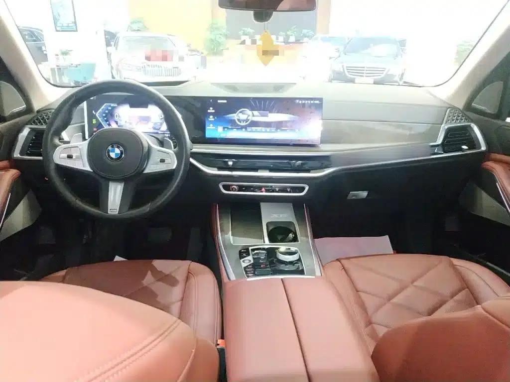 BMW X5 2023 xDrive 30Li M Sport Shadow Edition — миниатюра 10
