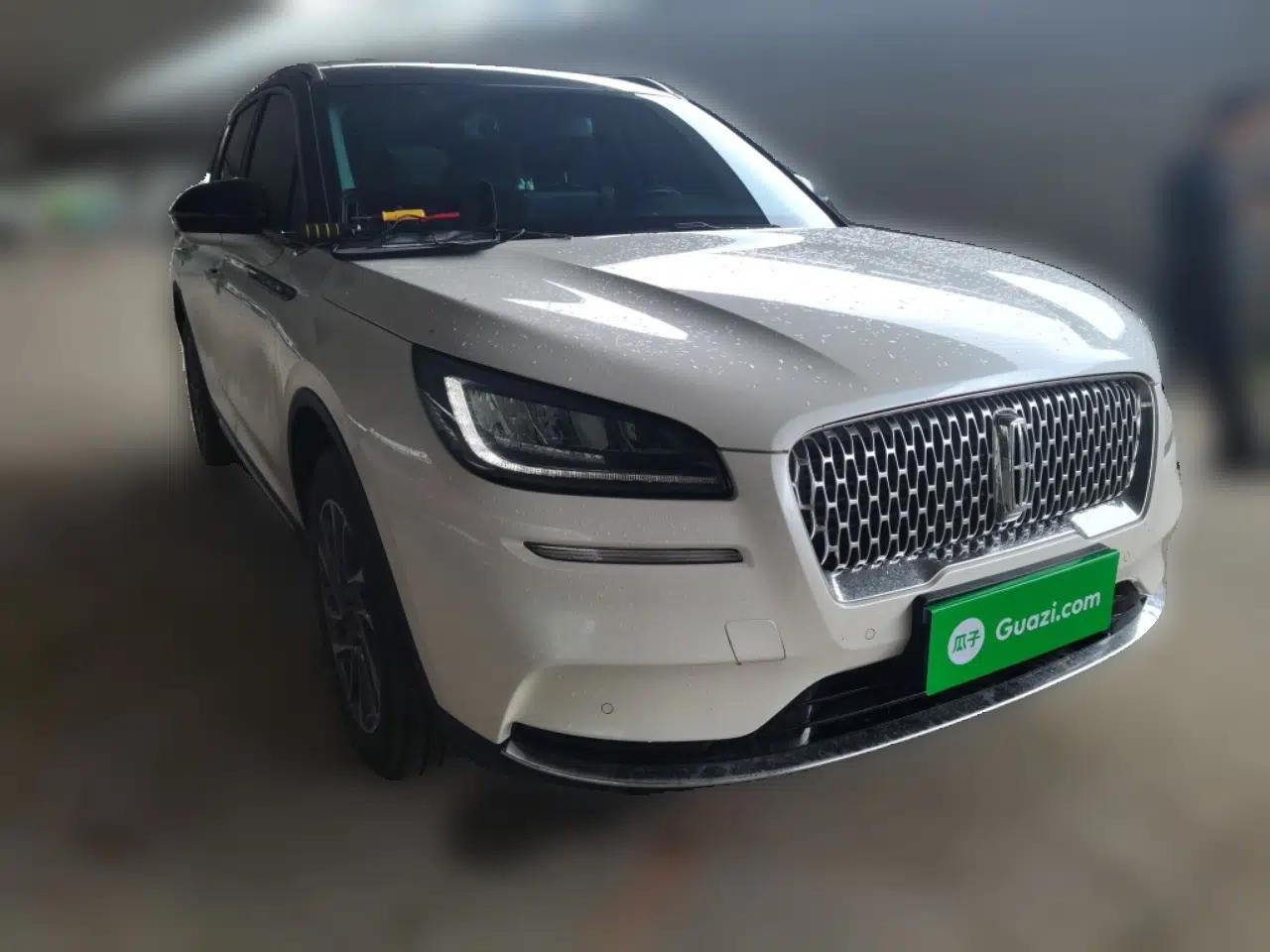 Lincoln Corsair 2022 2.0T Two-Wheel Drive Deluxe Edition — миниатюра 3