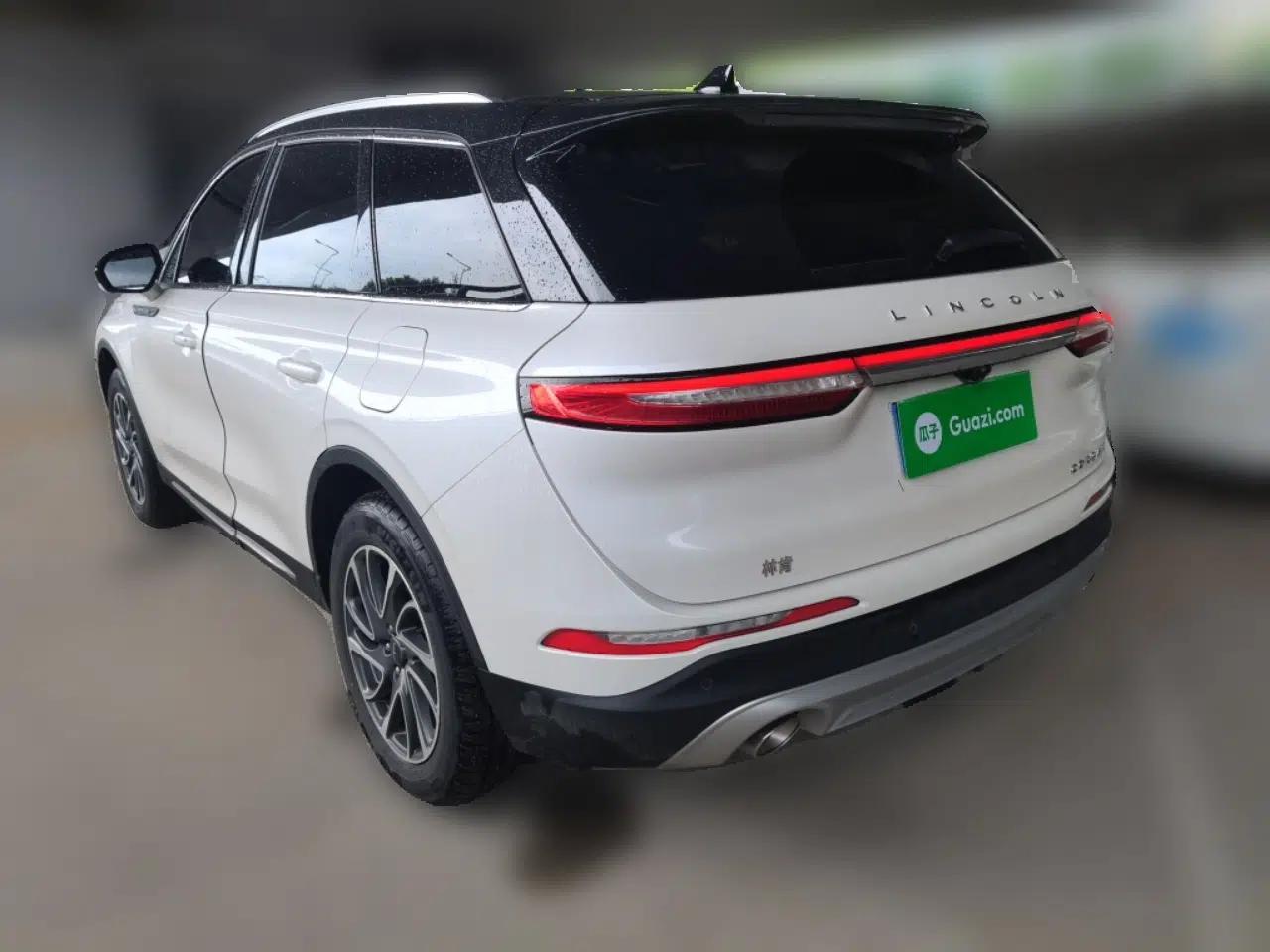 Lincoln Corsair 2022 2.0T Two-Wheel Drive Deluxe Edition — миниатюра 4