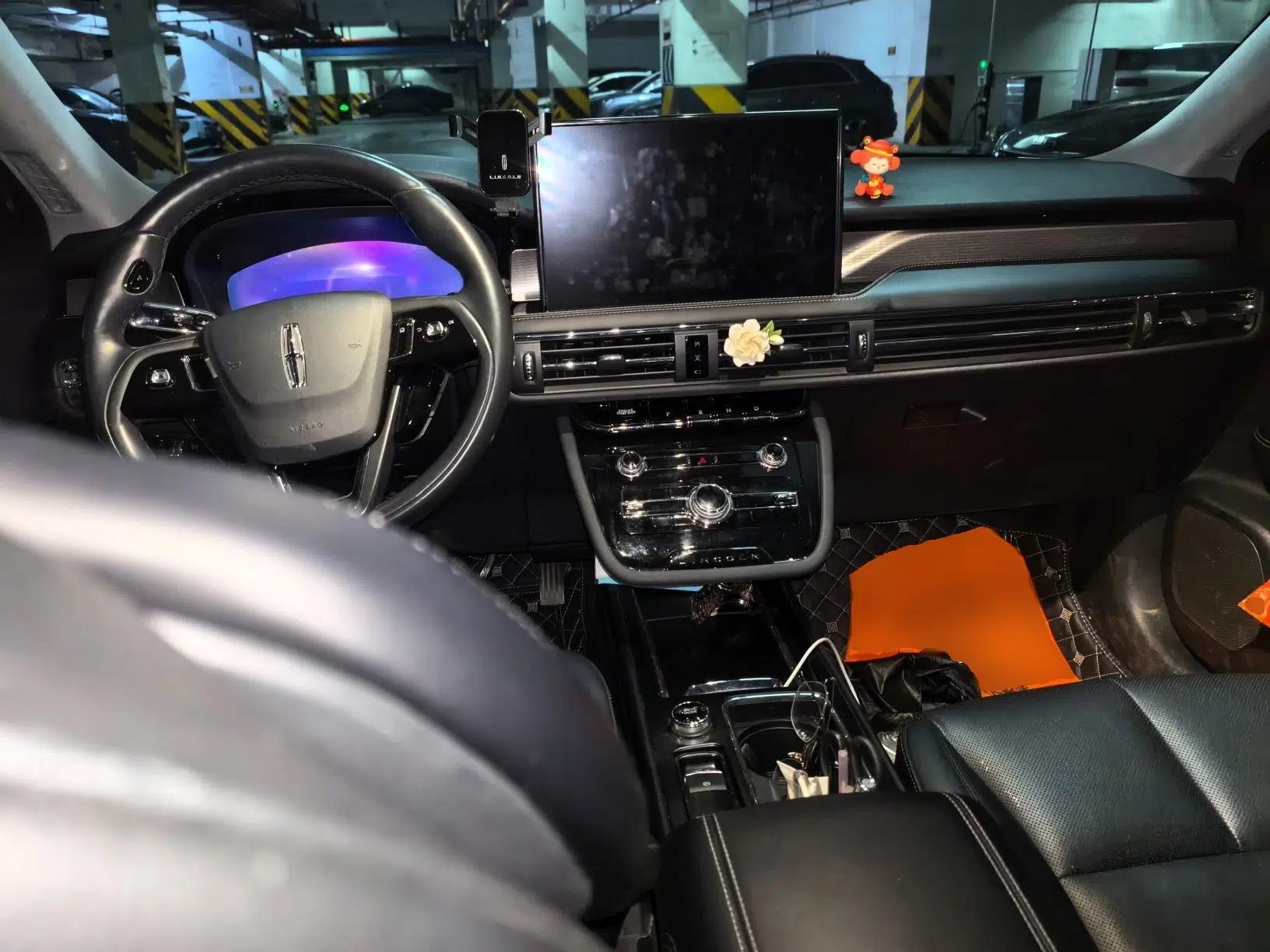 Lincoln Corsair 2022 2.0T Two-Wheel Drive Deluxe Edition — миниатюра 9