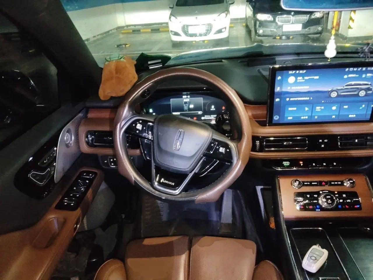 Lincoln Aviator 2021 3.0T V6 All-Wheel-Drive Executive Edition — миниатюра 10