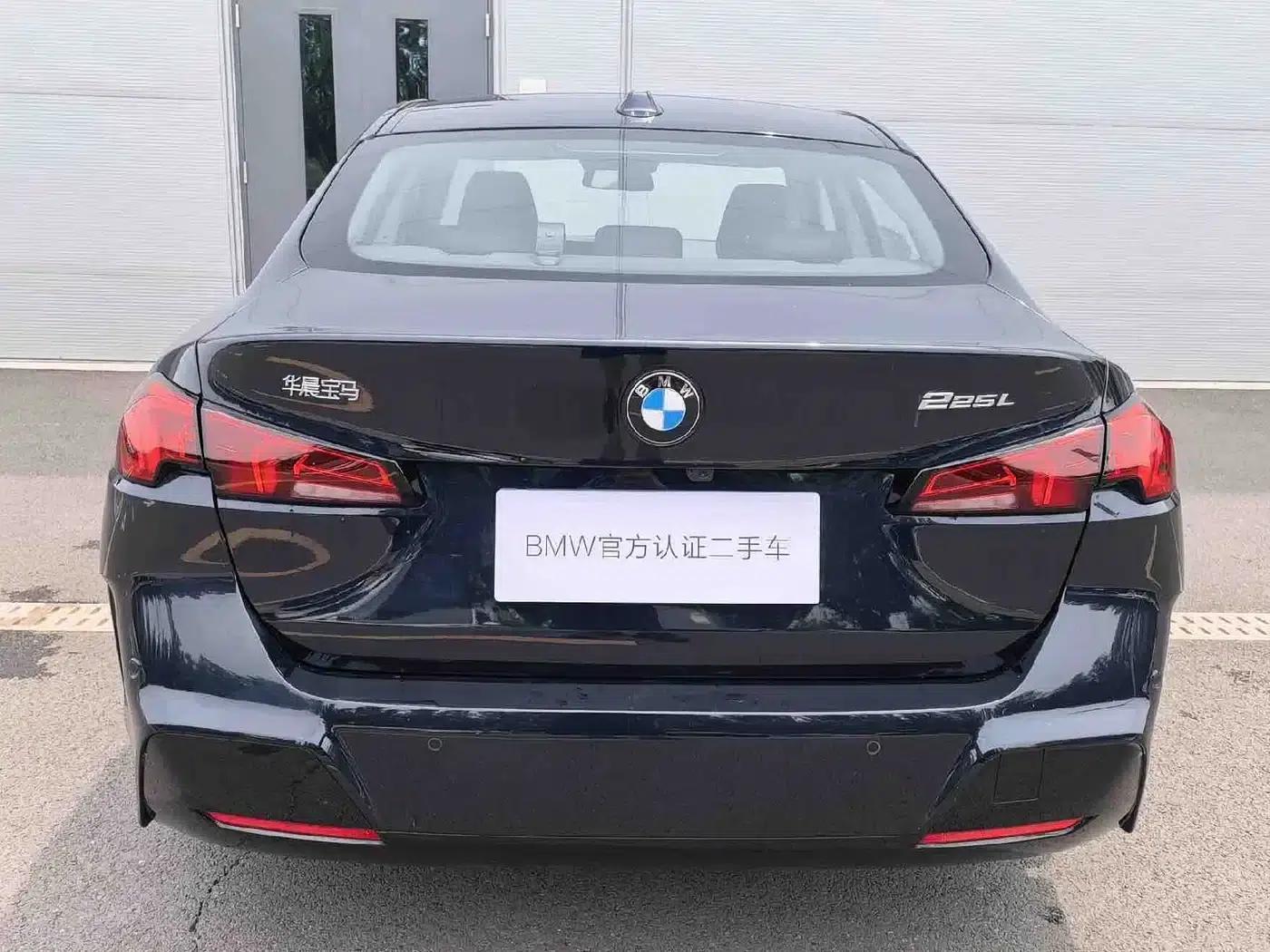 2025 BMW 2 Series 225L M Sport Package — миниатюра 3