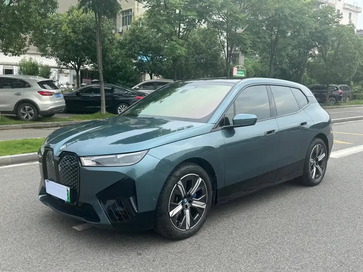 BMW iX 2023 xDrive40 — миниатюра 1