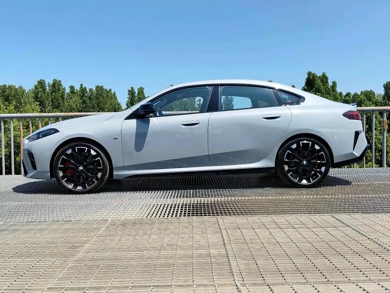 2025 BMW M235L — миниатюра 4