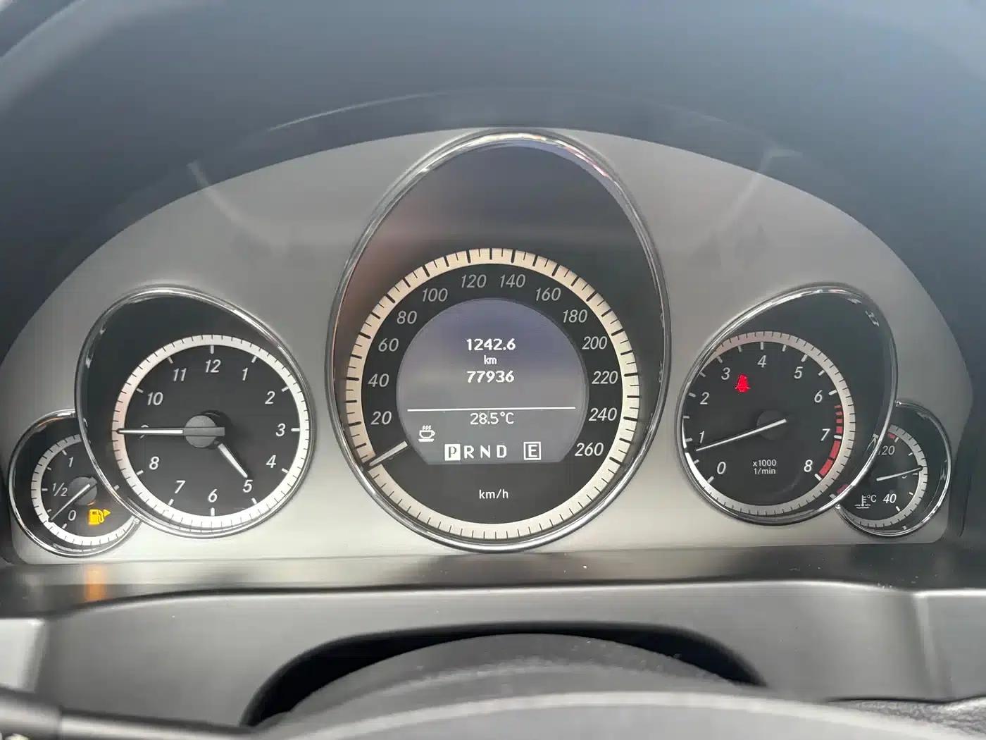 Imported Mercedes-Benz E-Class 2010 E 260 CGI Convertible — миниатюра 11