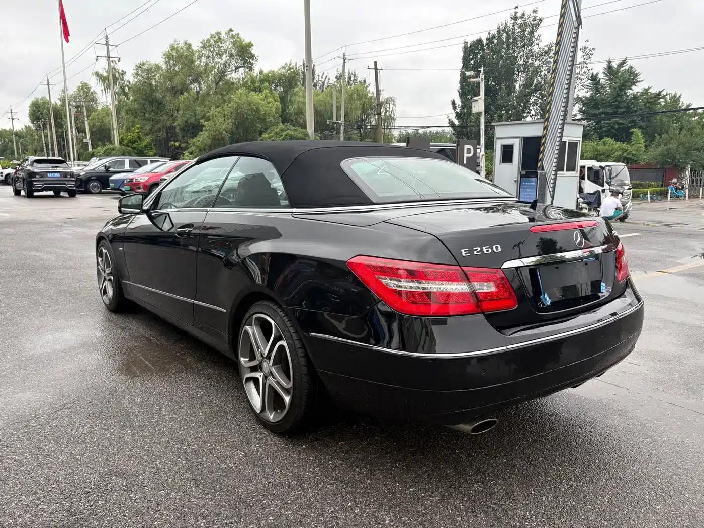 Imported Mercedes-Benz E-Class 2010 E 260 CGI Convertible — миниатюра 3