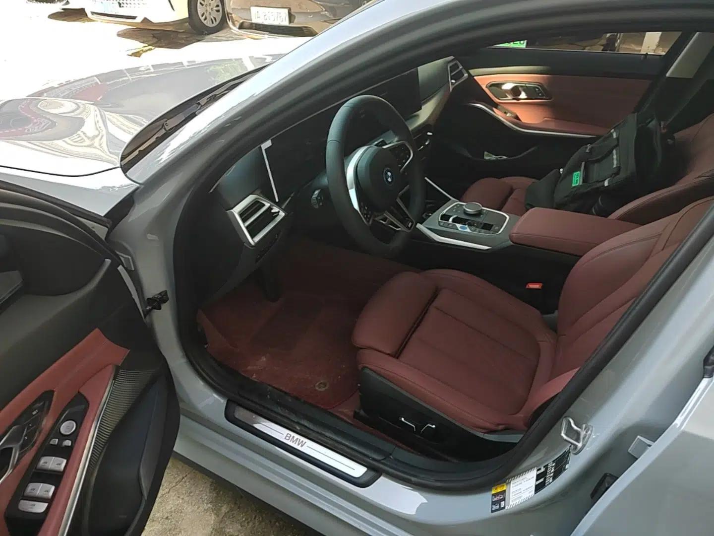 BMW i3 2025 eDrive 35 L — миниатюра 18