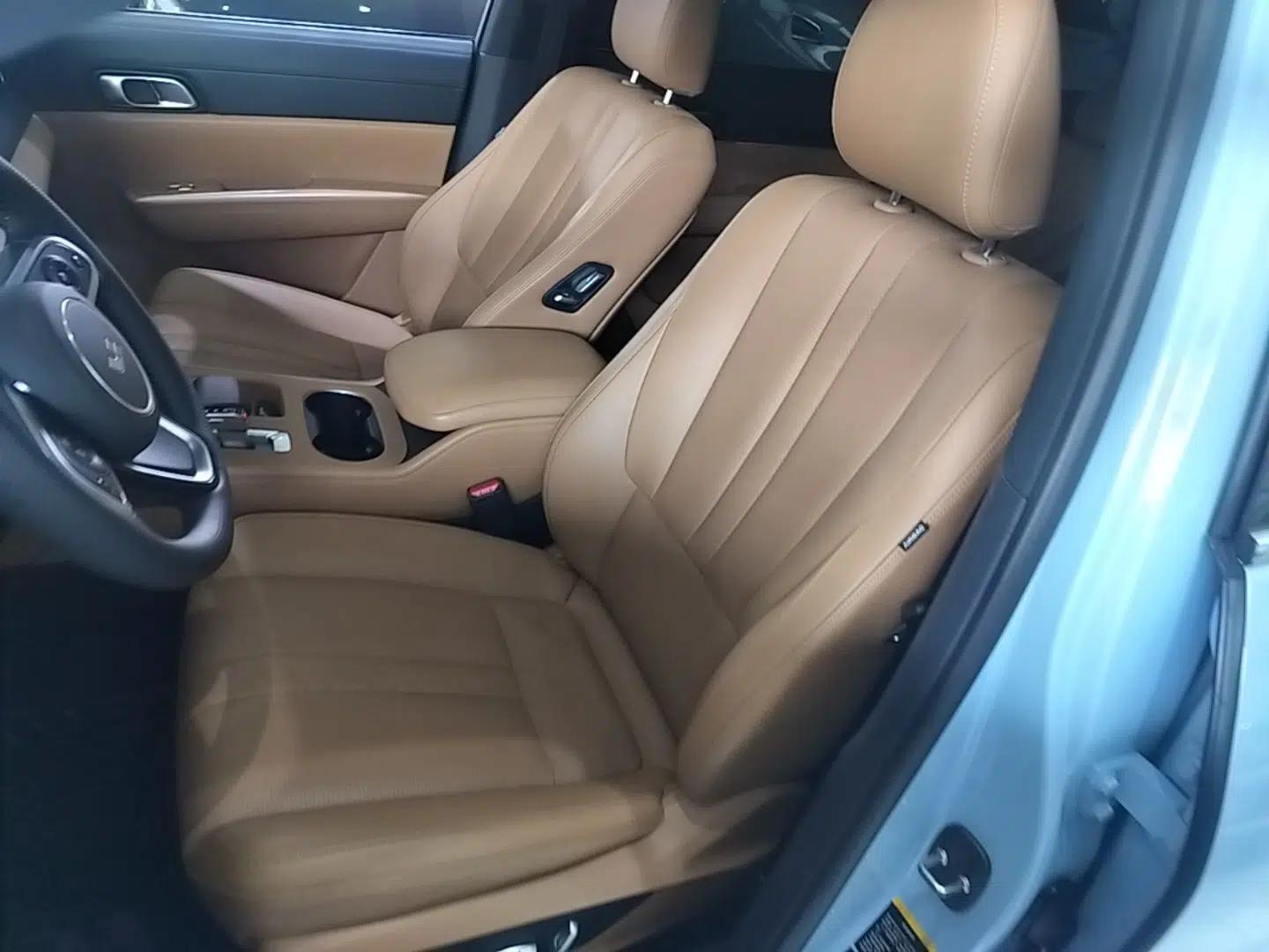 Li Auto ONE 2020 Extended-Range 6-Seater Version — миниатюра 17