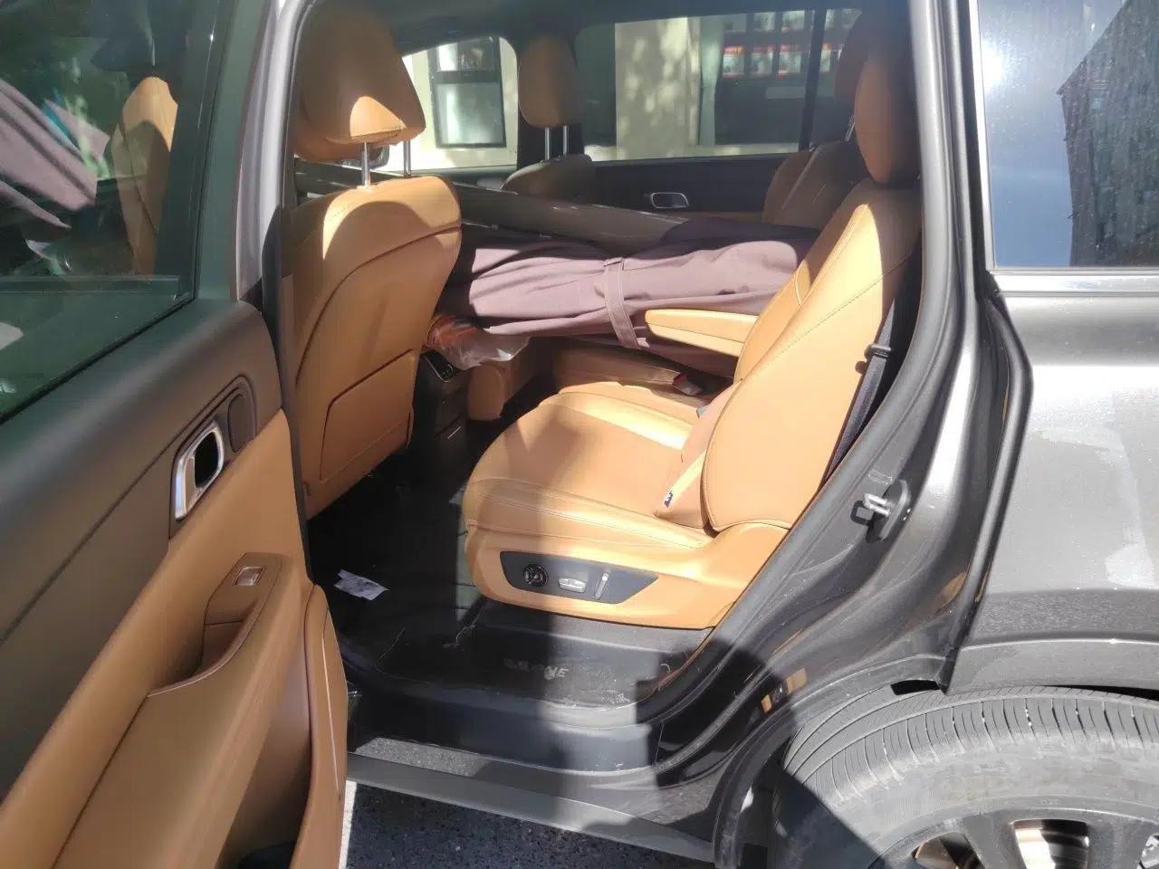 Li Auto ONE 2021 Extended-Range 6-Seater Version — миниатюра 17
