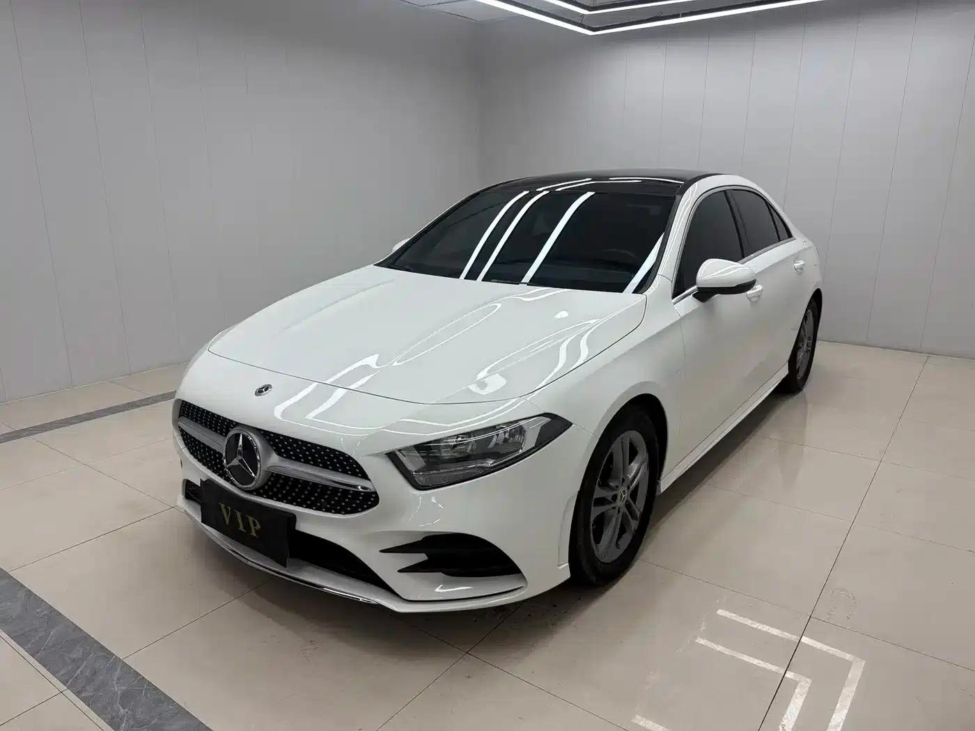 2022 Mercedes-Benz A-Class A 180 L Sport Sedan — миниатюра 1