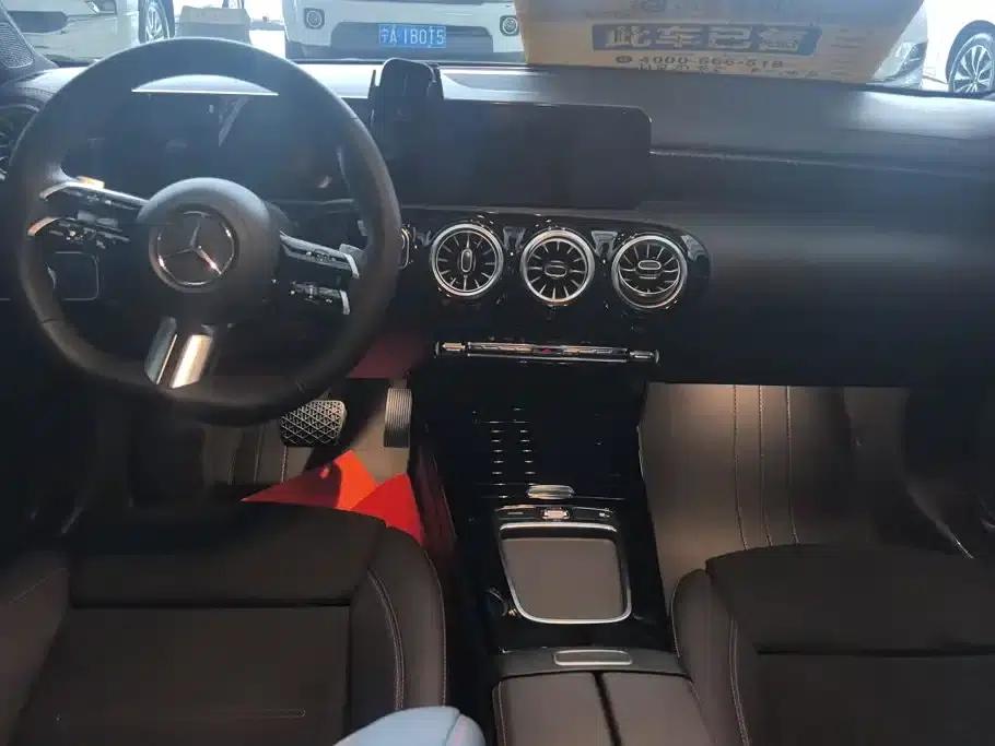 Mercedes-Benz A-Class 2024 A 200 L Fashion Edition — миниатюра 15