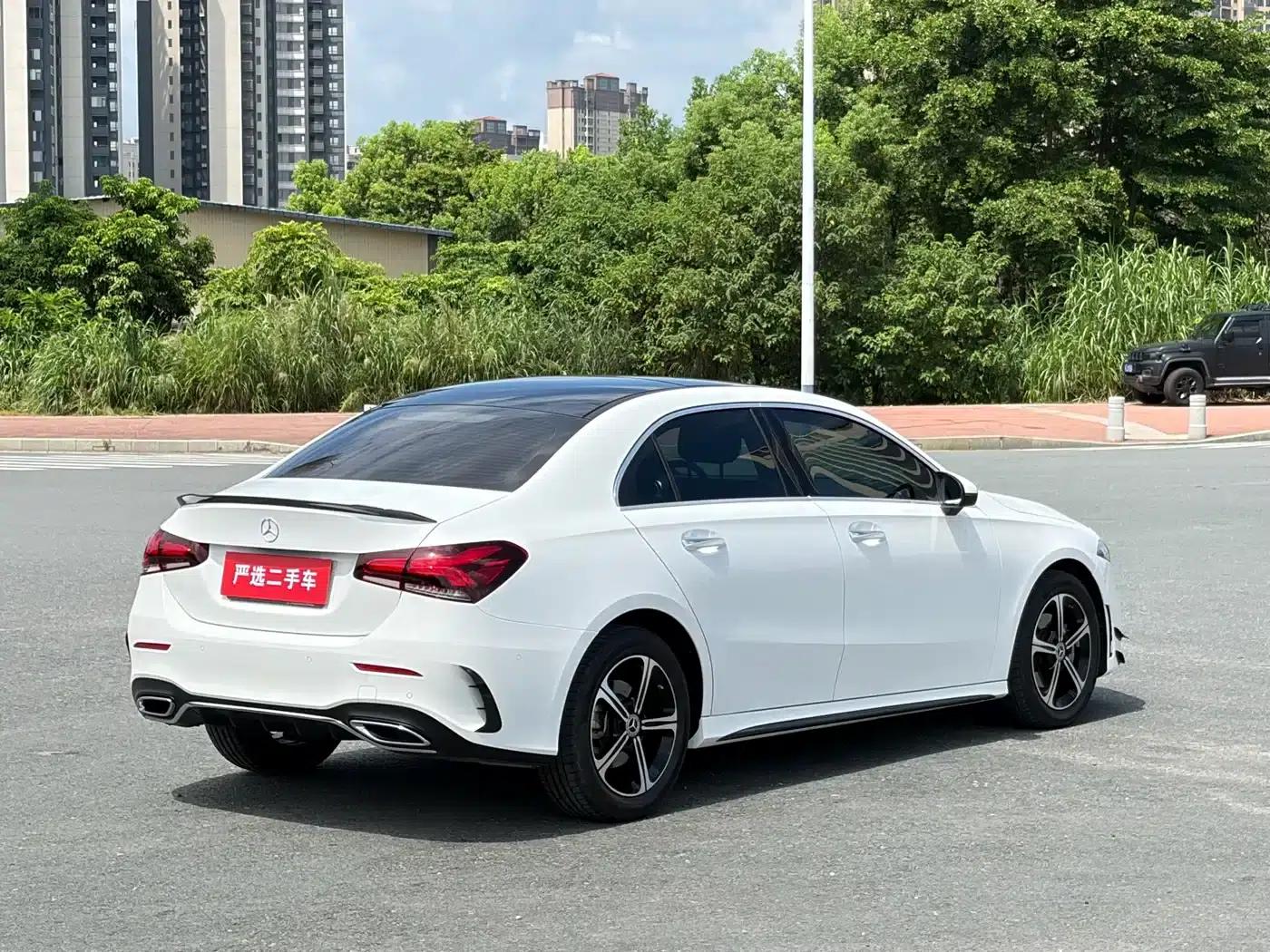 Mercedes-Benz A-Class 2022 Facelift III A 200 L Sport Sedan Fashion Edition — миниатюра 7