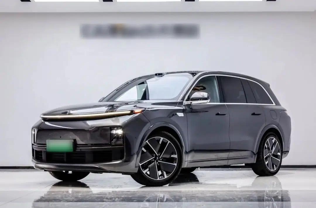 Li Auto L8 2025 Max Smart Refresh Edition — миниатюра 1