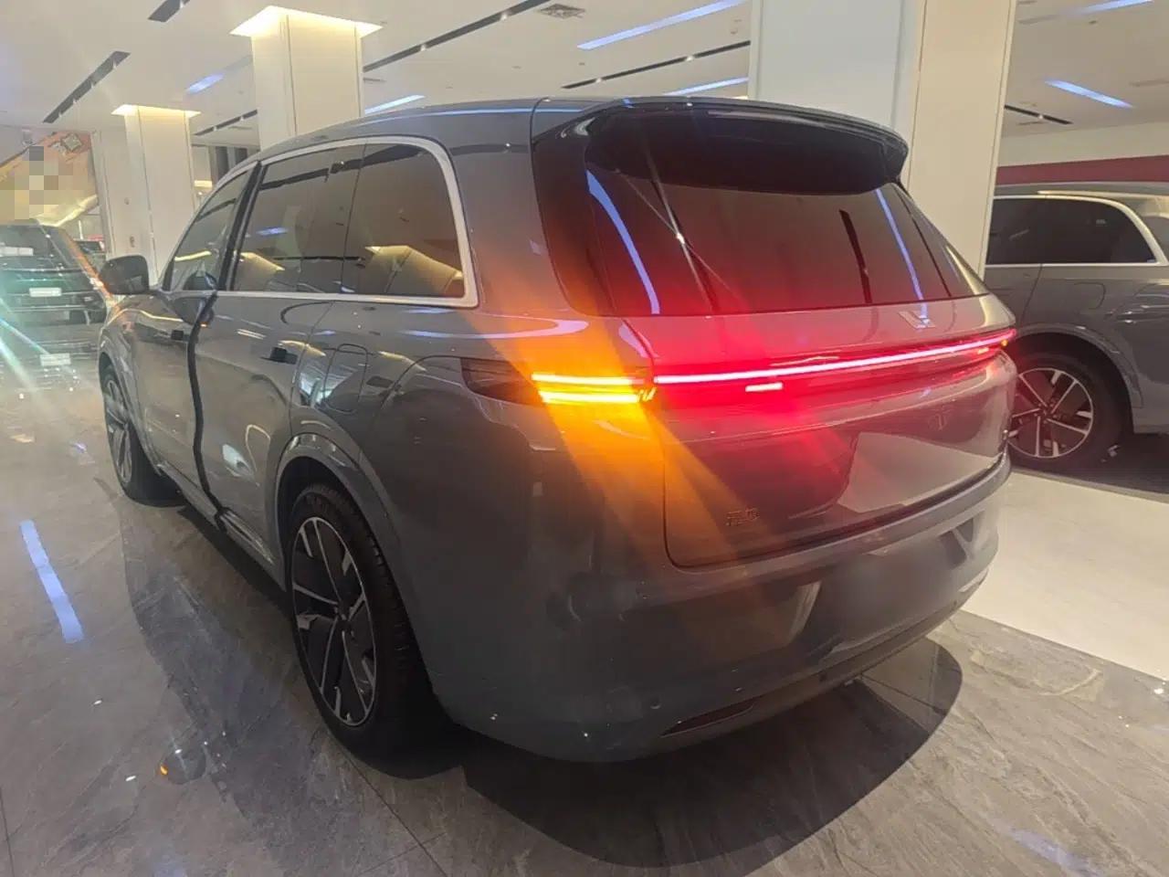 Li Auto L8 2025 Max Smart Refresh Edition — миниатюра 4
