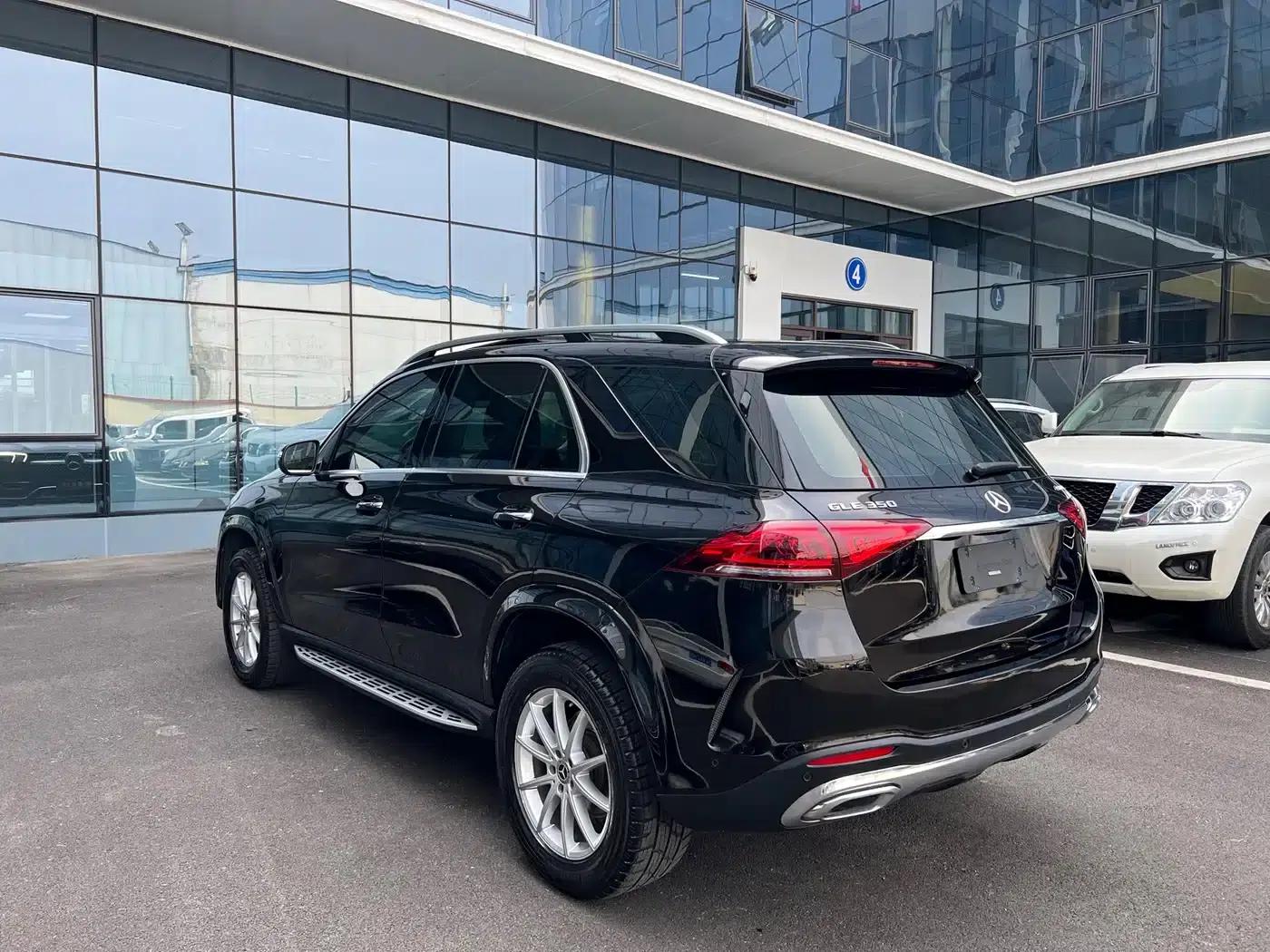 Imported Mercedes-Benz GLE 2020 facelift GLE 350 4MATIC Fashion model — миниатюра 7