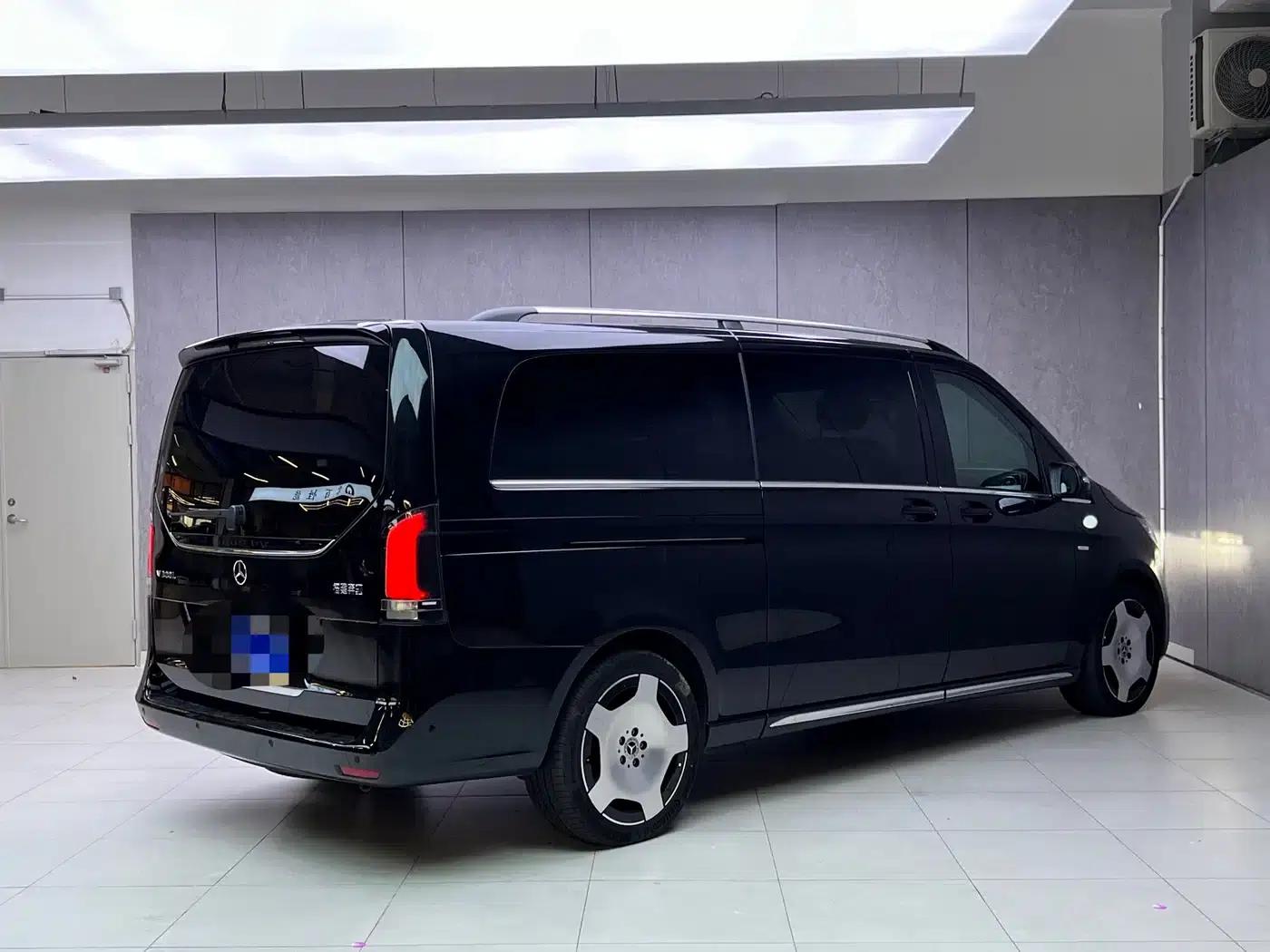 Mercedes-Benz V-Class 2024 V 300 L Long Wheelbase Luxury Edition — миниатюра 4