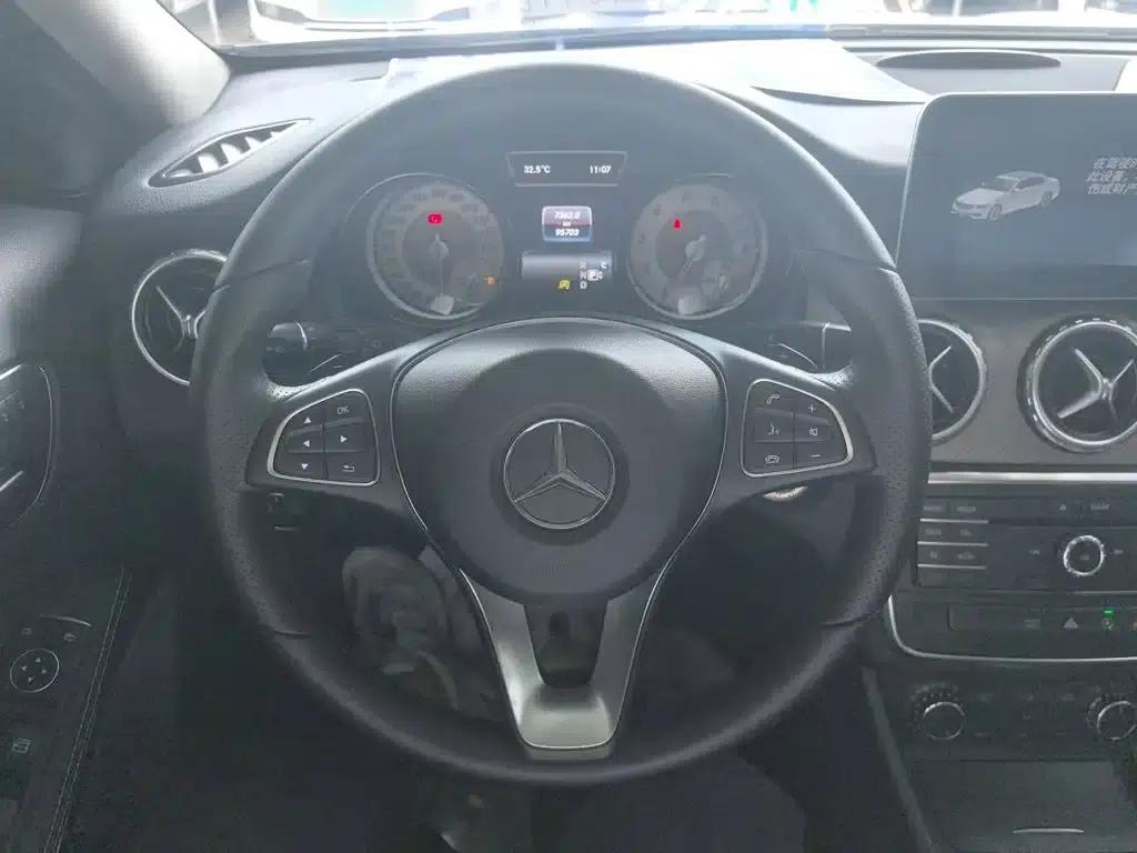 2016 Mercedes-Benz GLA 200 Dynamic — миниатюра 4
