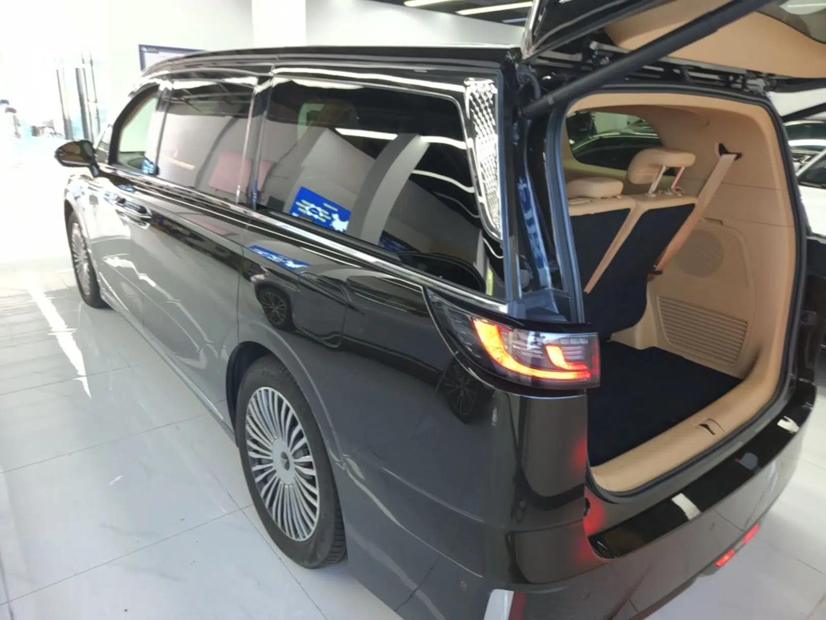 VOYAH Dream 2025 PHEV Four-Wheel-Drive Flagship Kunpeng Edition — миниатюра 4