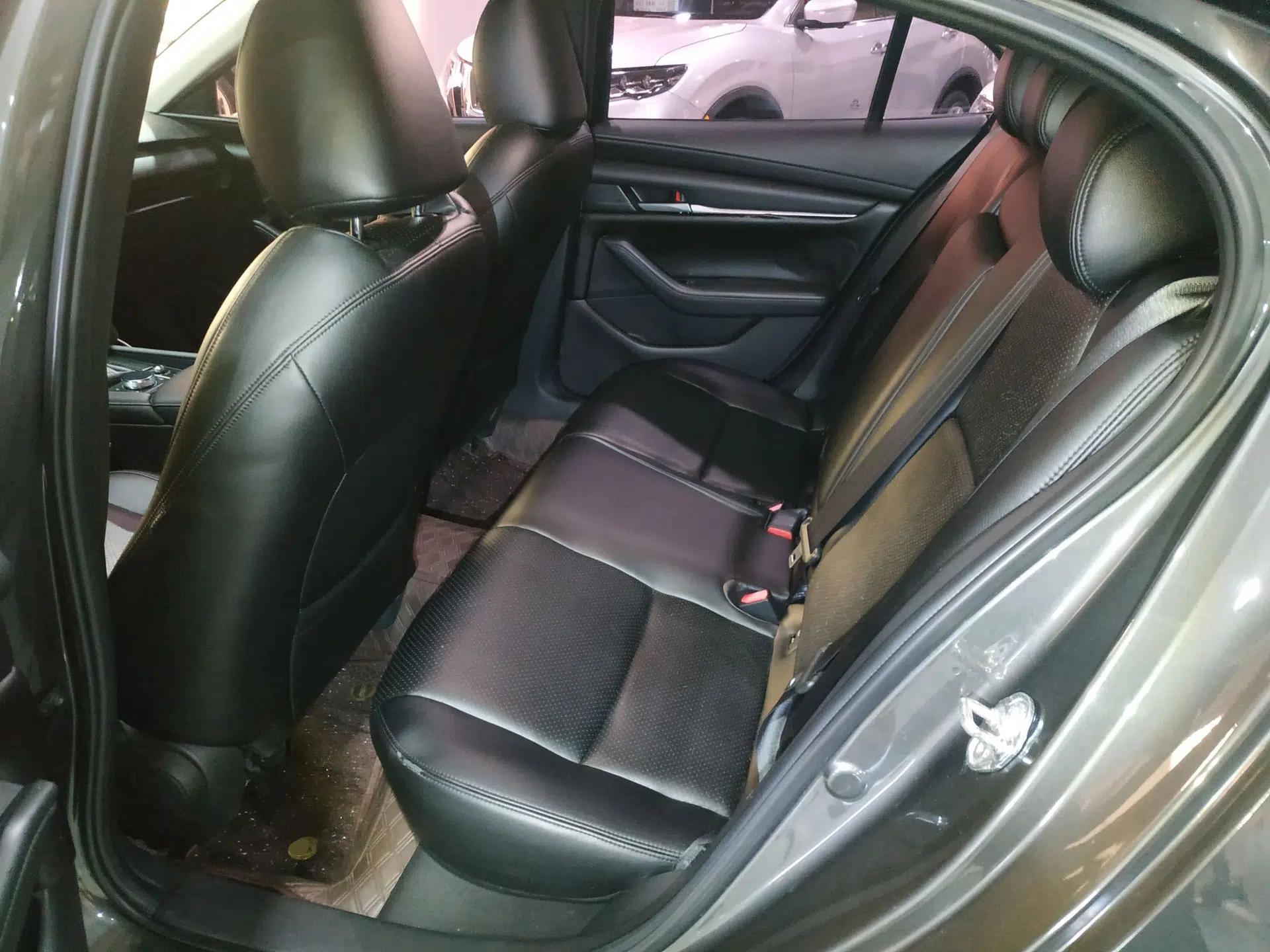 Mazda 3 Axela 2020 1.5L Automatic ZhiMei Edition — миниатюра 20