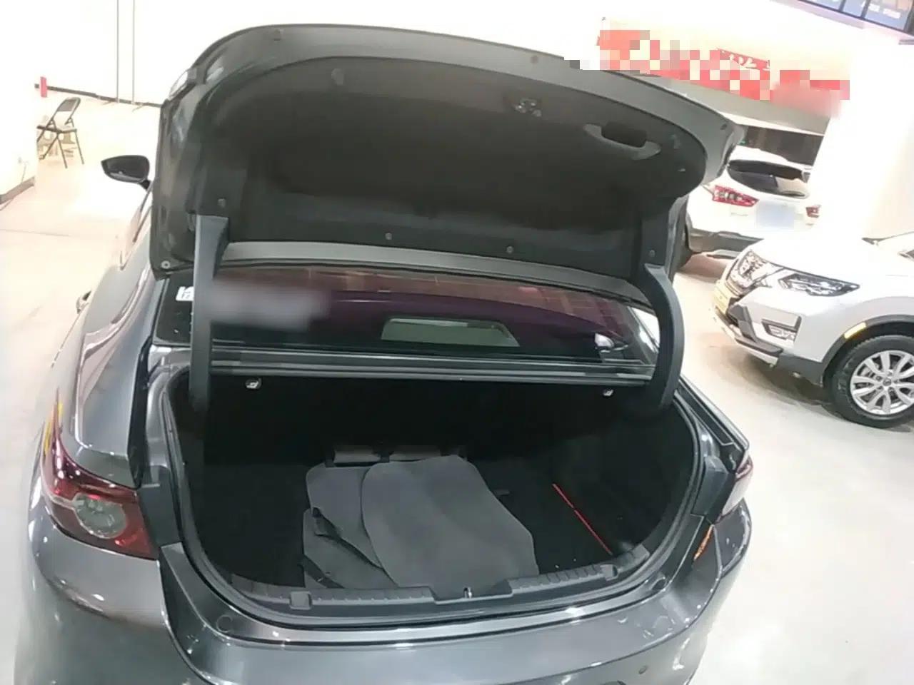 Mazda 3 Axela 2020 1.5L Automatic ZhiMei Edition — миниатюра 22