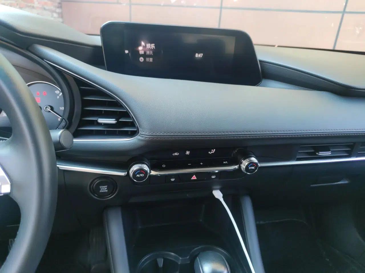 Mazda 3 Axela 2021 2.0L Automatic ZhiXuan Edition — миниатюра 13