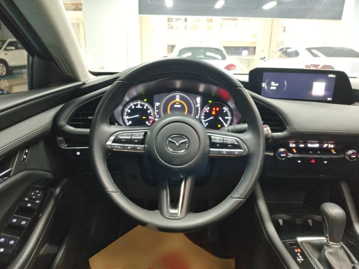 Mazda 3 Axela 2022 2.0L Automatic Zhiya Edition — миниатюра 13