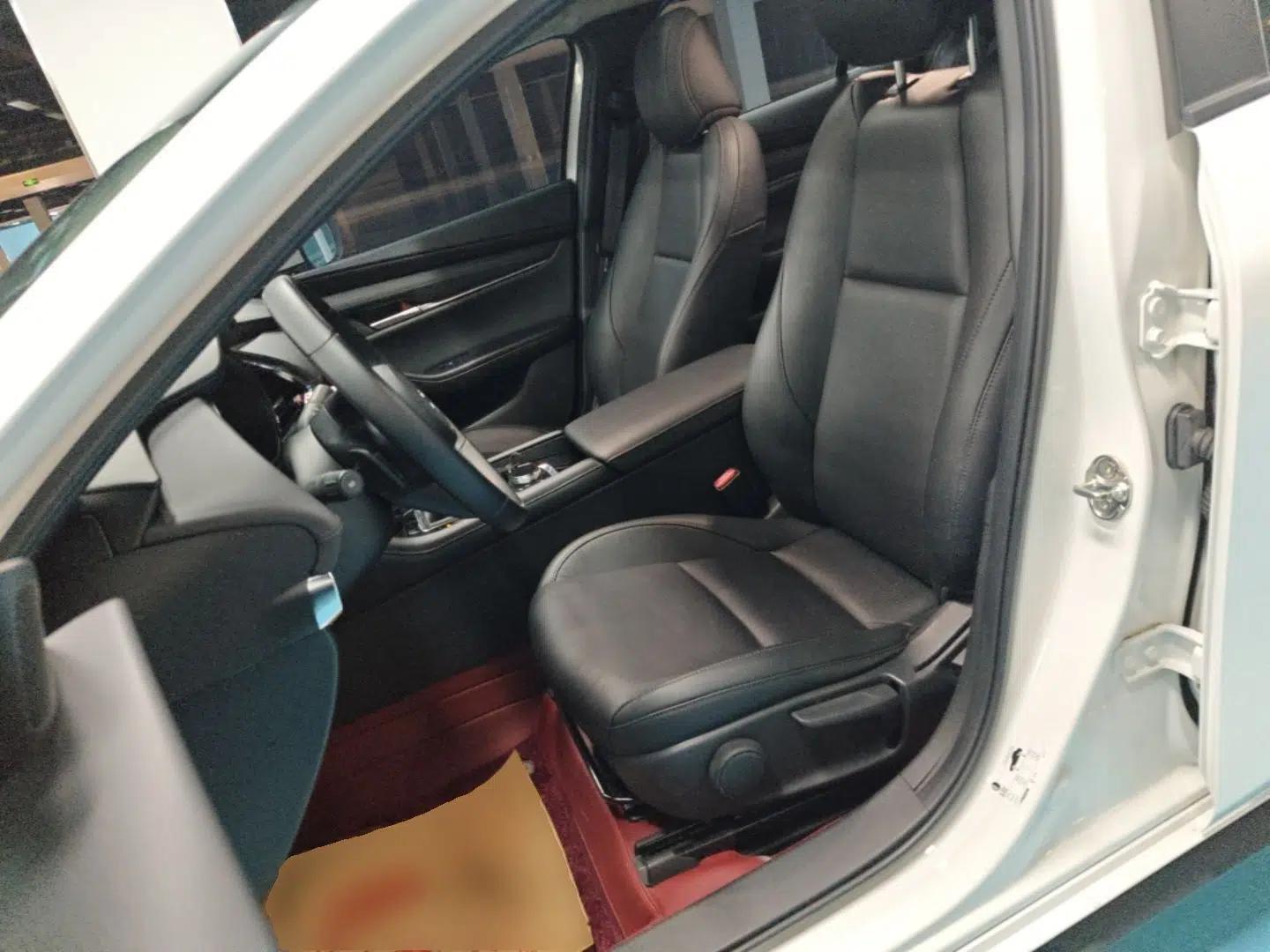 Mazda 3 Axela 2022 2.0L Automatic Zhiya Edition — миниатюра 17