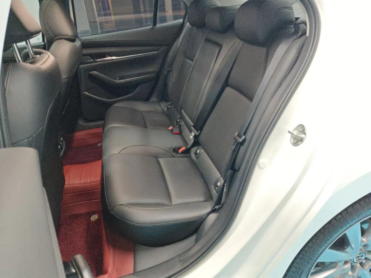 Mazda 3 Axela 2022 2.0L Automatic Zhiya Edition — миниатюра 20