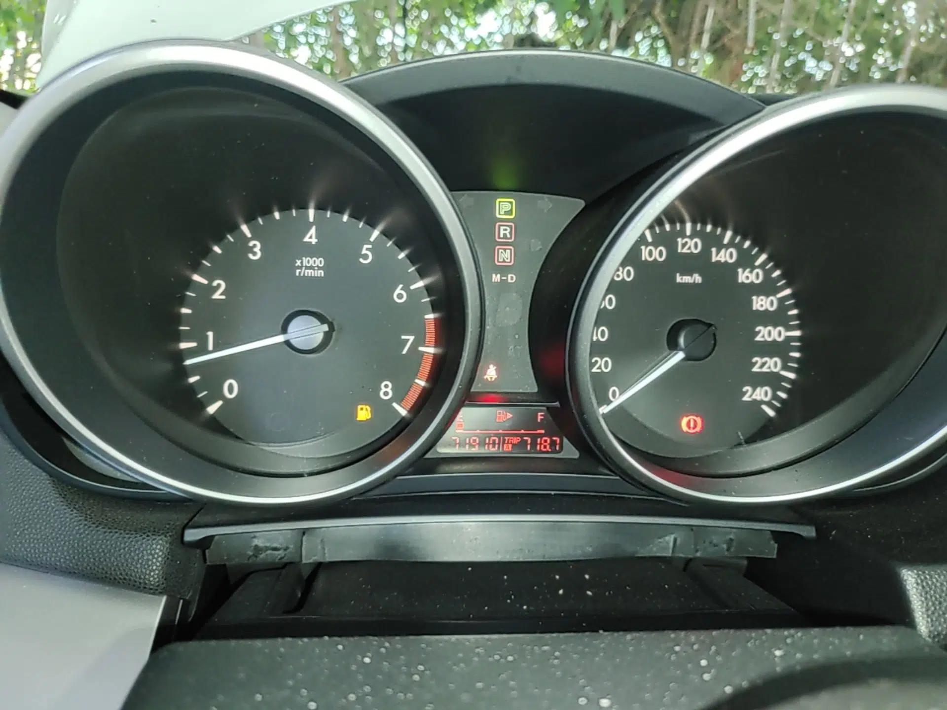 Mazda 3 2015 Sedan 1.6L Automatic Elite Model — миниатюра 14