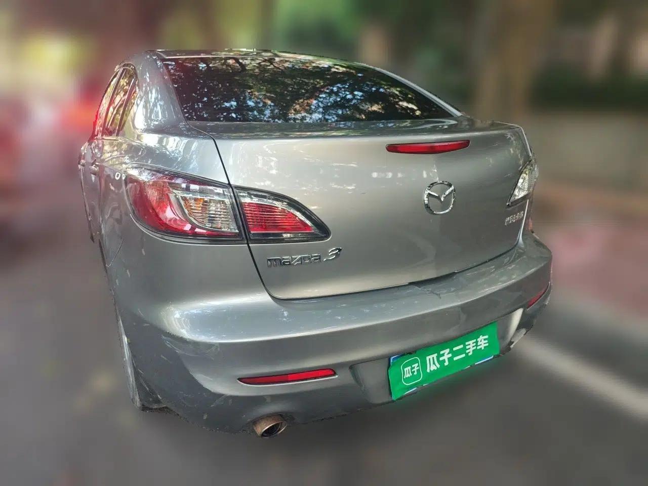 Mazda 3 2011 Sedan 1.6L Automatic Comfort Model — миниатюра 4