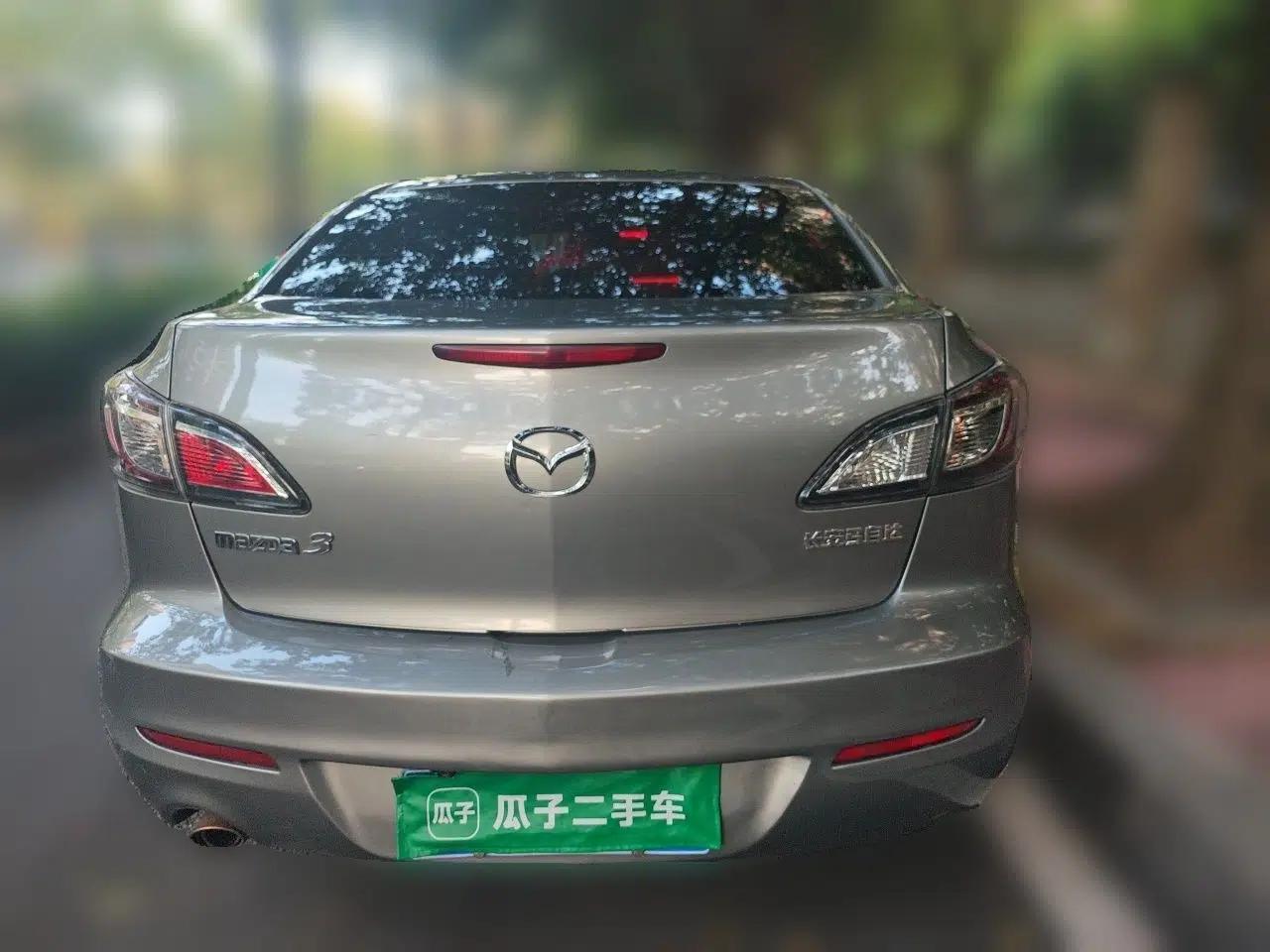 Mazda 3 2011 Sedan 1.6L Automatic Comfort Model — миниатюра 5