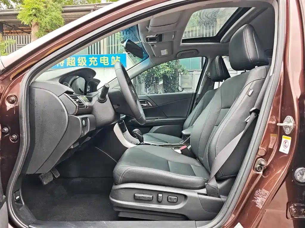 2015 Honda Accord 2.4L EX Luxury Edition — миниатюра 11